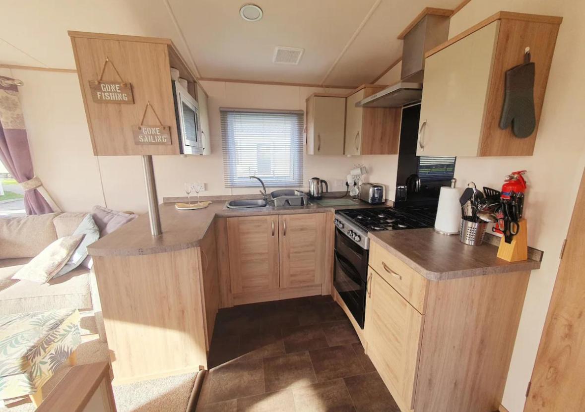 15 Kestrel Close Hot Tub Retreat Tattershall Exterior photo